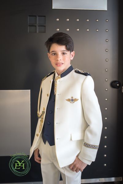 Trajes de Comunión para niño – Nueva colección | RAMONA NOVIAS